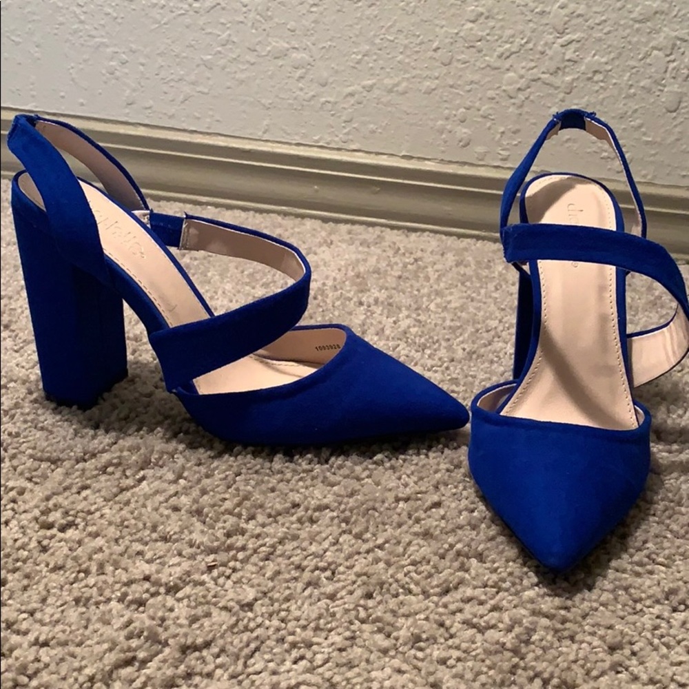 Navy blue heel